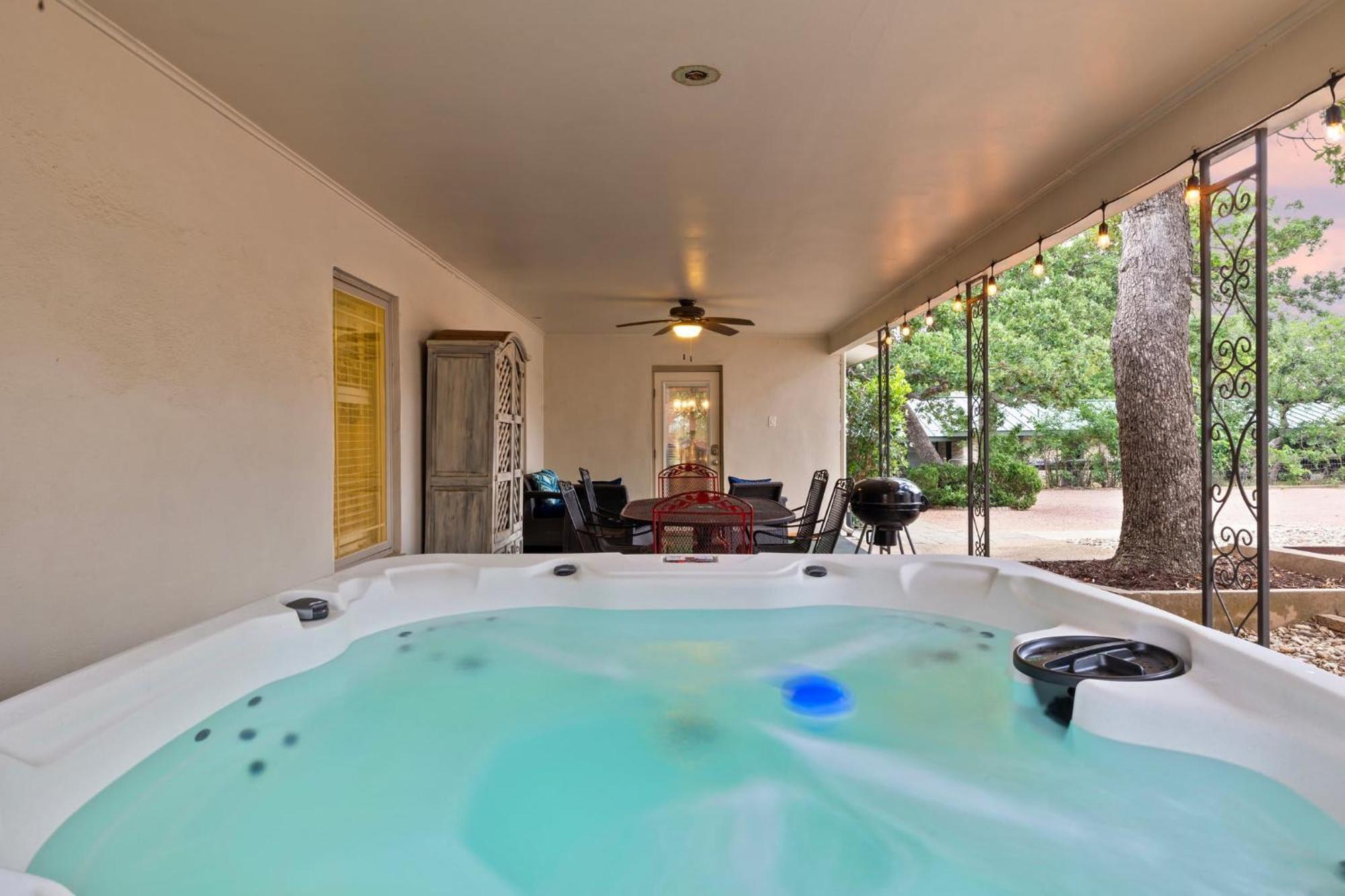 The Coop And Roost - Hot Tub & Cowboy Pool Villa Fredericksburg Exterior photo