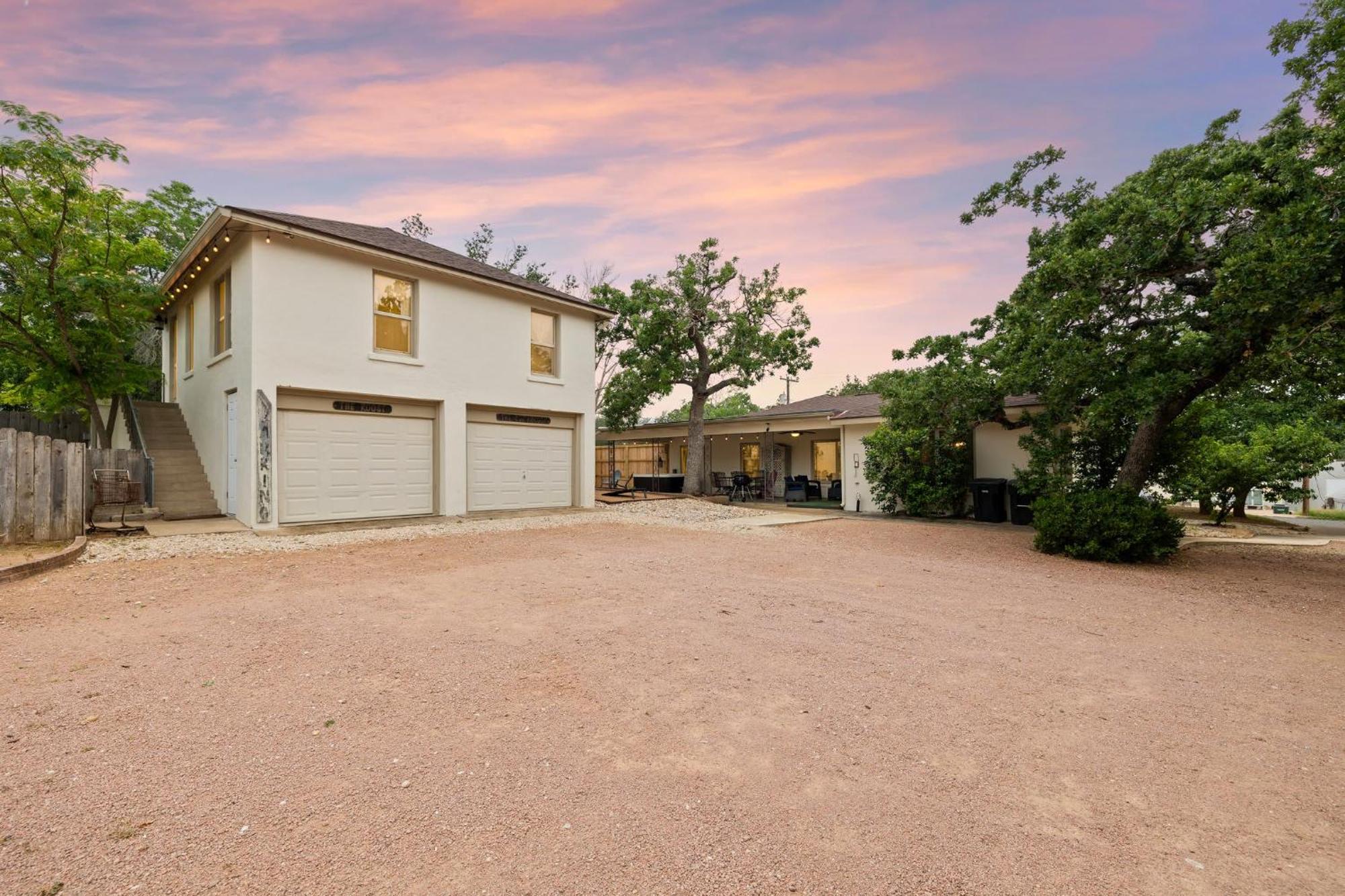 The Coop And Roost - Hot Tub & Cowboy Pool Villa Fredericksburg Exterior photo