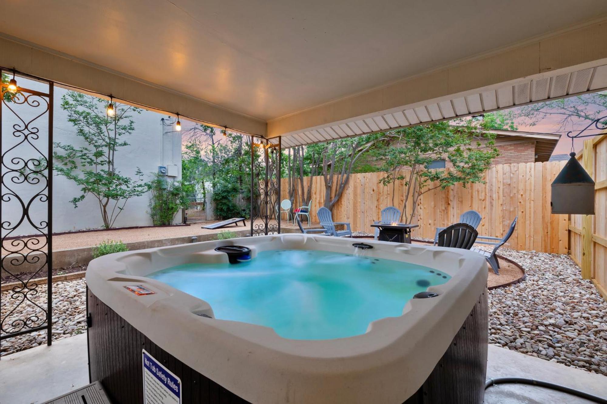 The Coop And Roost - Hot Tub & Cowboy Pool Villa Fredericksburg Exterior photo