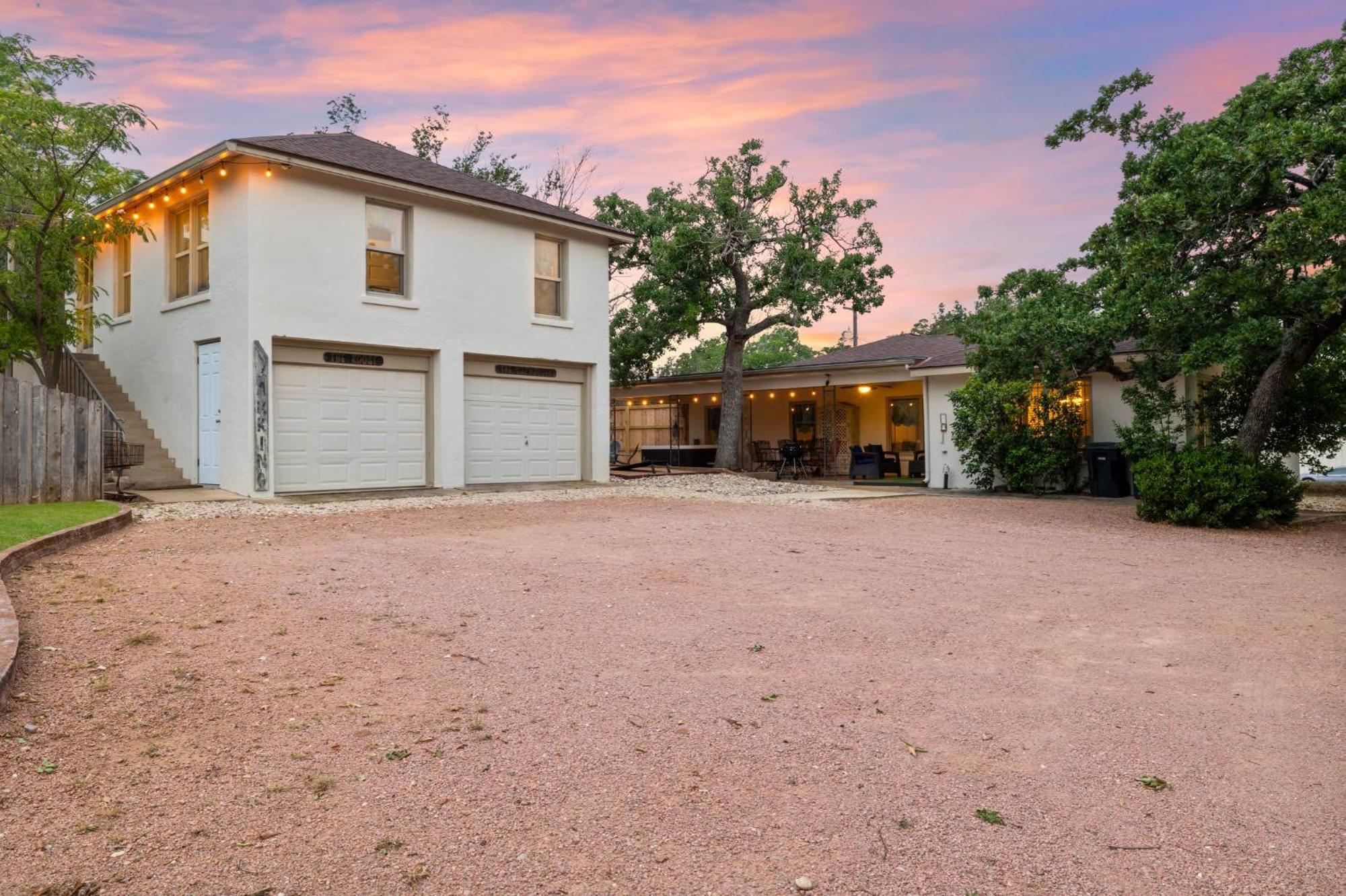 The Coop And Roost - Hot Tub & Cowboy Pool Villa Fredericksburg Exterior photo