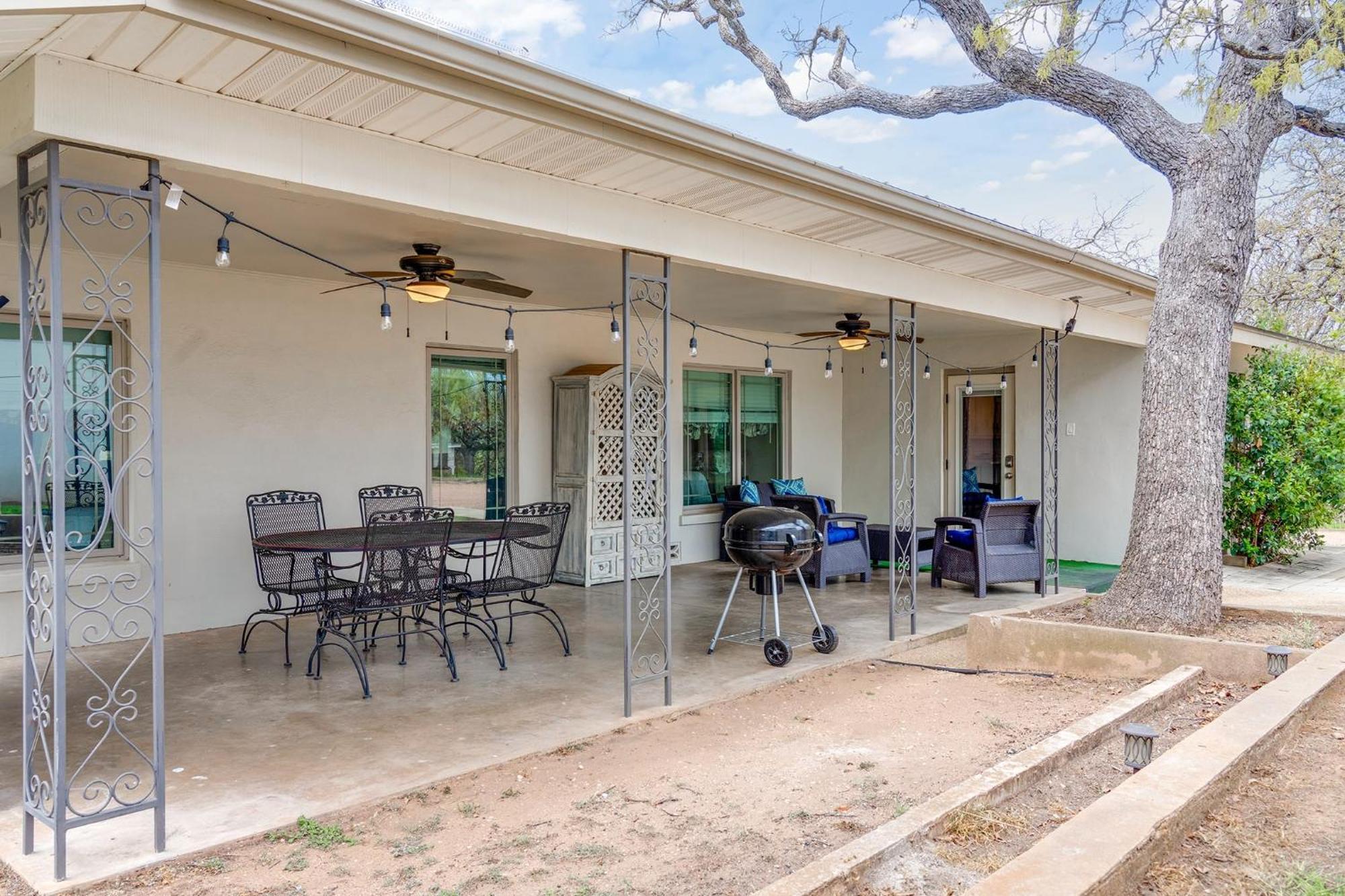 The Coop And Roost - Hot Tub & Cowboy Pool Villa Fredericksburg Exterior photo