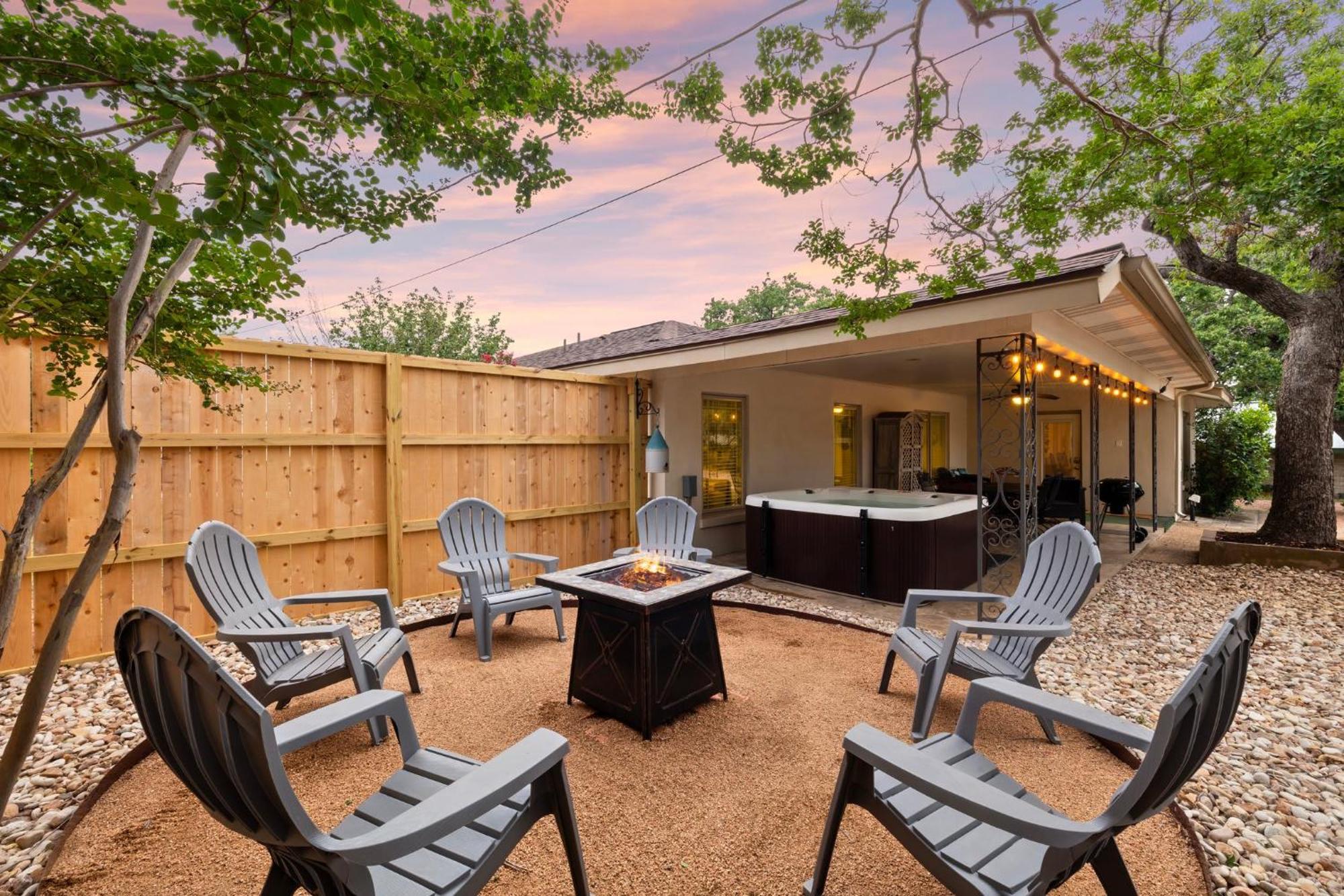 The Coop And Roost - Hot Tub & Cowboy Pool Villa Fredericksburg Exterior photo