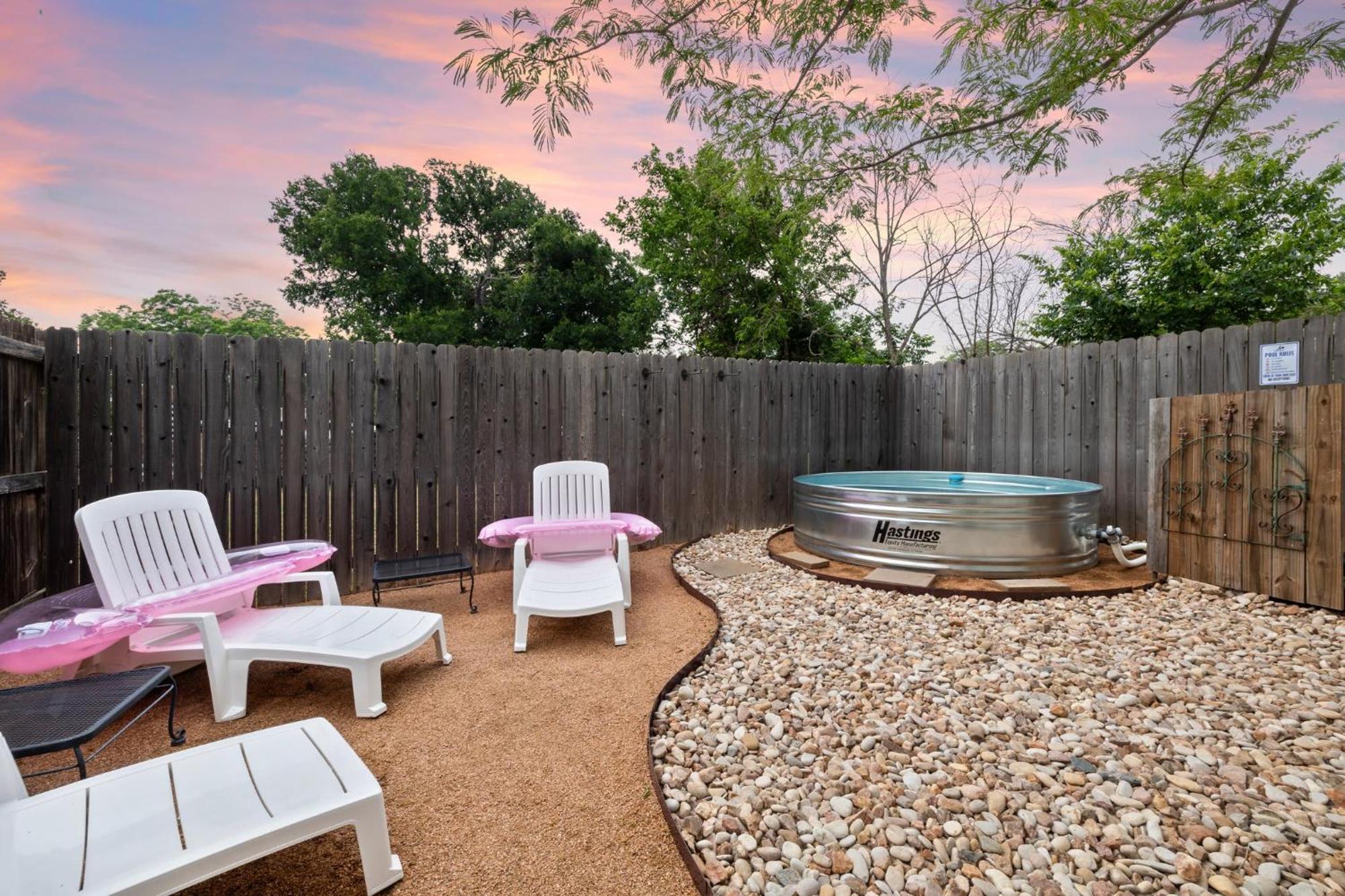 The Coop And Roost - Hot Tub & Cowboy Pool Villa Fredericksburg Exterior photo